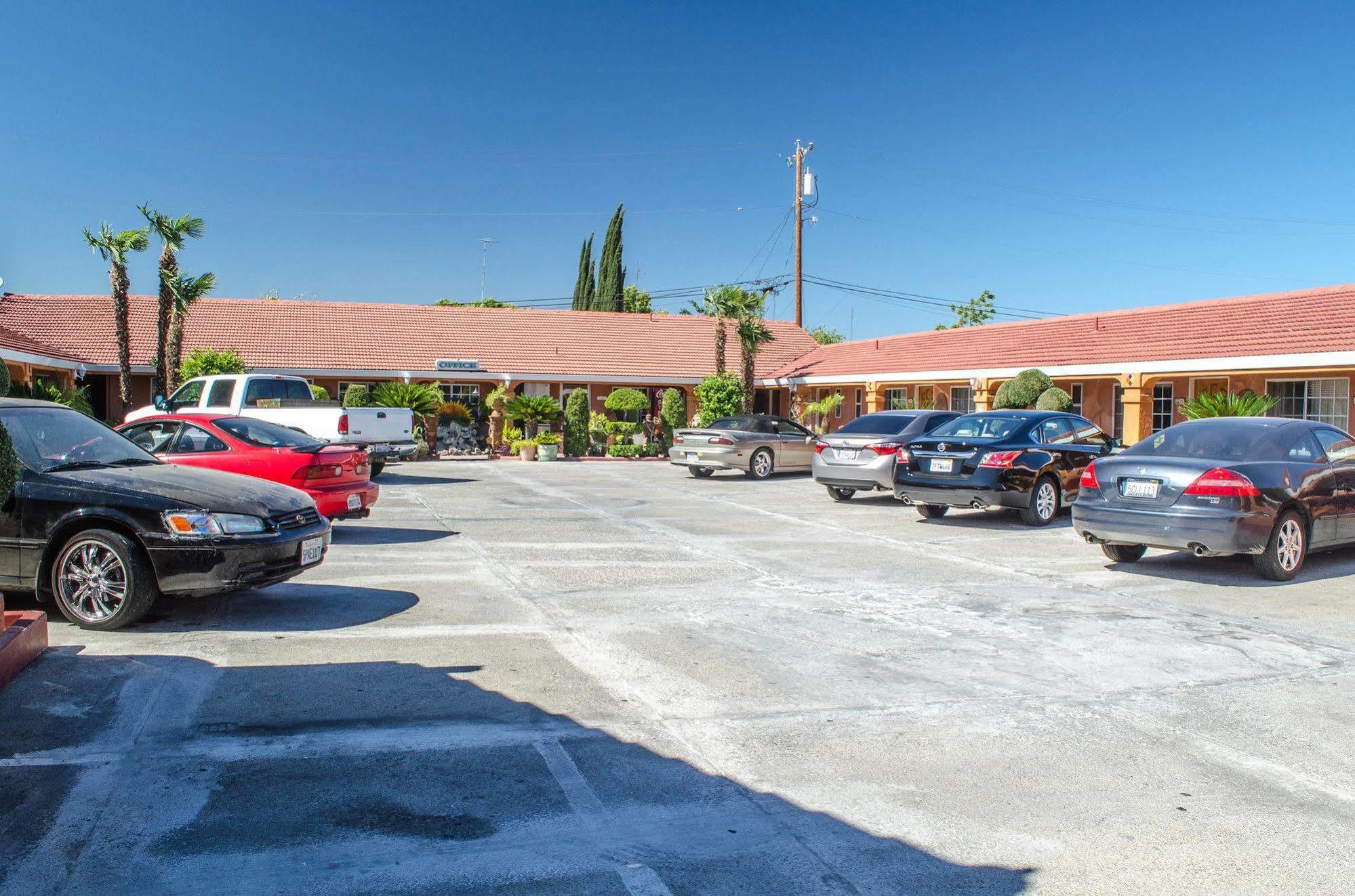 Economy Inn Los Banos Zewnętrze zdjęcie